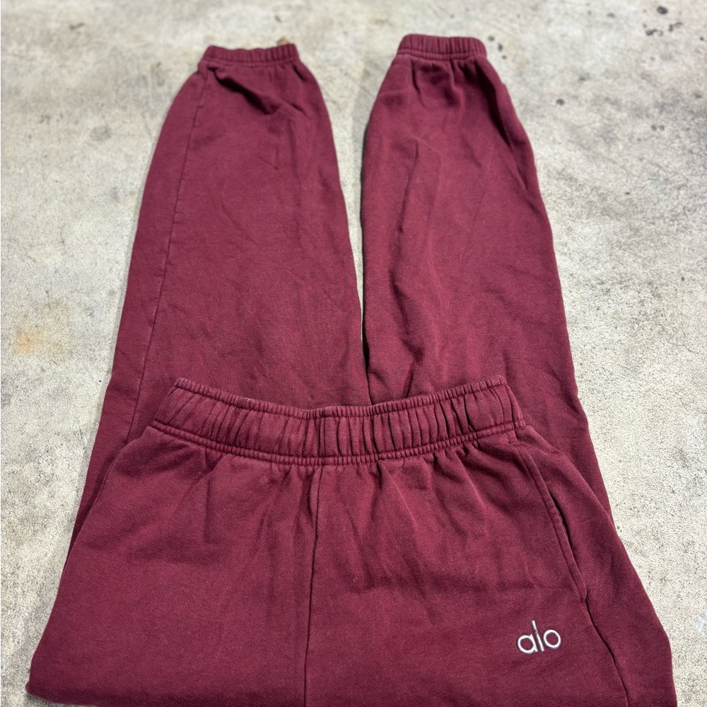 ALO Yoga Women's Burgundy Joggers